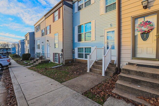 Building Photo - Rosedale 3BR 1/5 Bath now Available!!