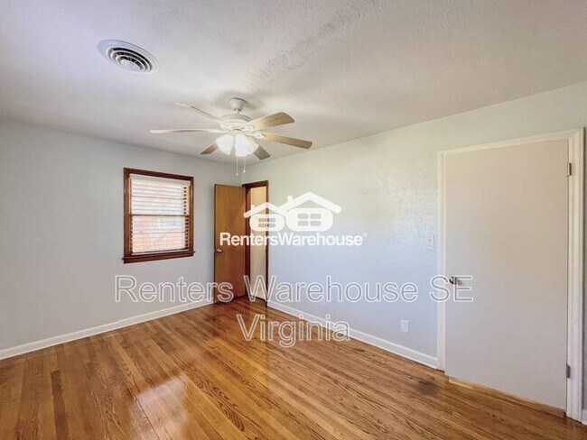 Building Photo - 712 Woodstock Rd
