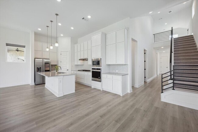 Building Photo - 1325 Kneehigh Ln