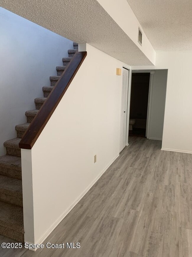 Building Photo - 1485 Malibu Cir NE