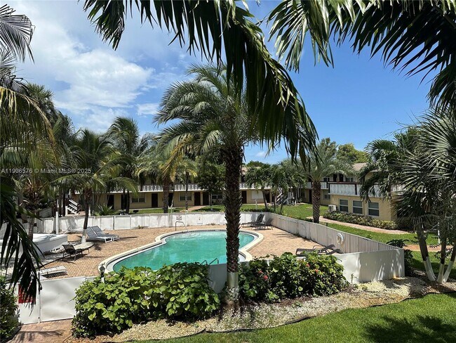 Primary Photo - 2900 NE 17th Ave