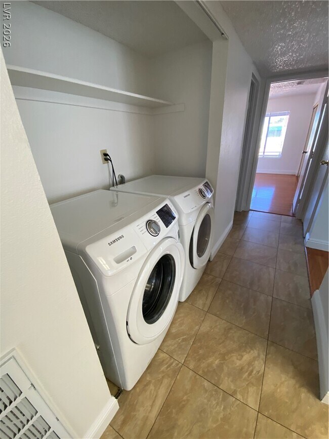Building Photo - 4351 Gannet Cir