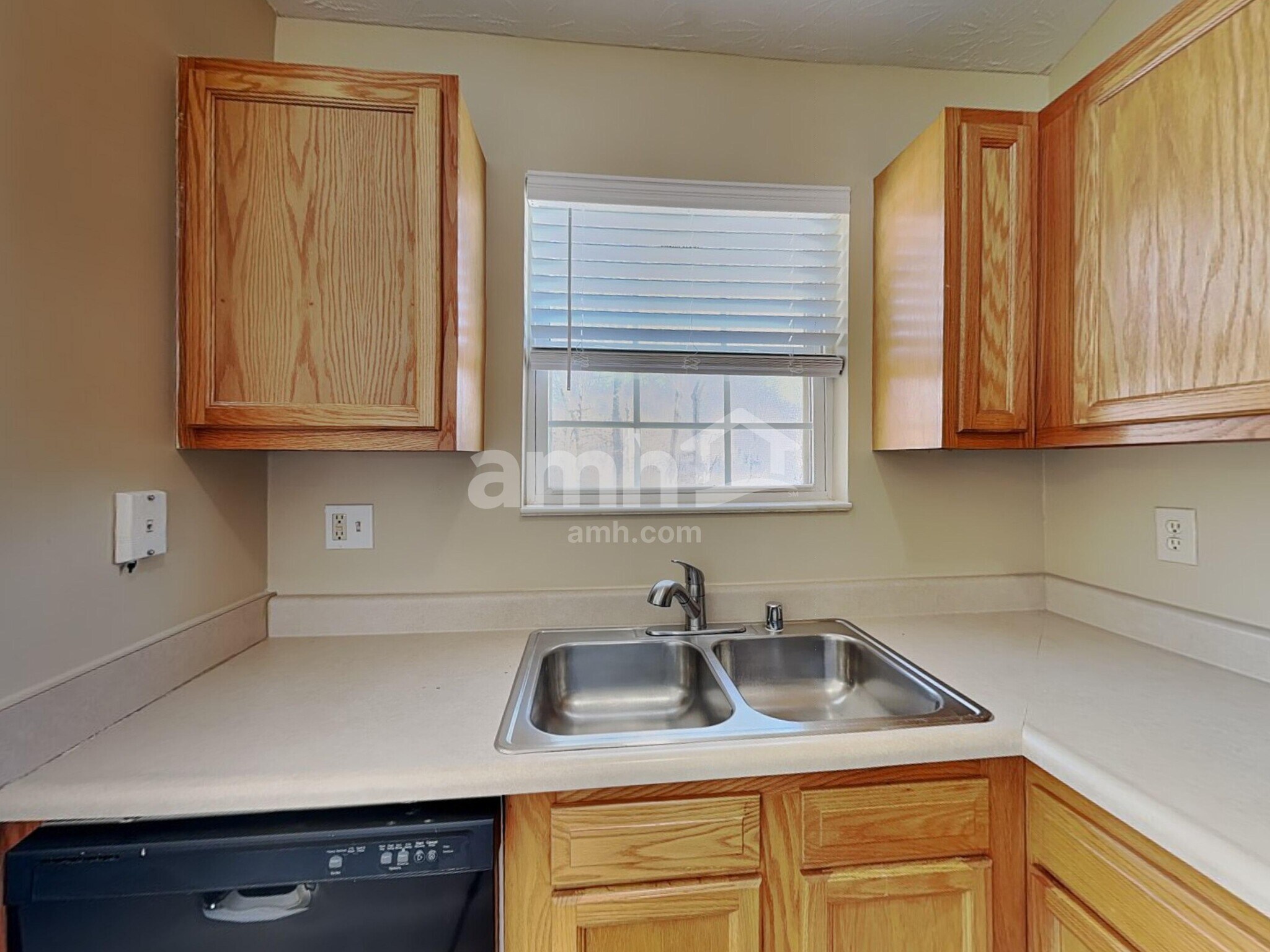 Building Photo - 1632 Raintree Ct