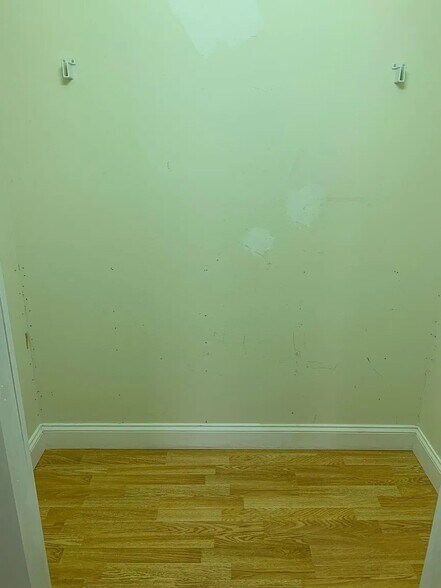 Bedroom 3 closet - 2148 Cumulus Ct