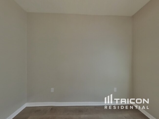 Building Photo - 6316 Dutton Dr