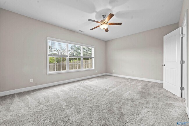 Building Photo - 104 Erskin Parcus Dr
