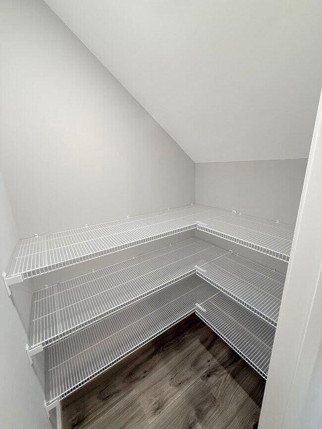 Building Photo - 140 Machrie Loop