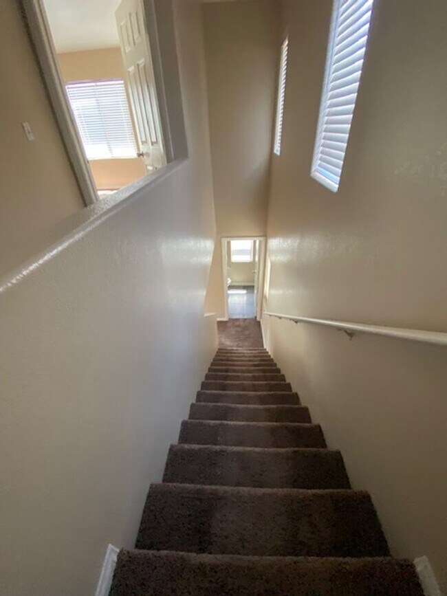 Building Photo - 4 Bedroom Corner Lot