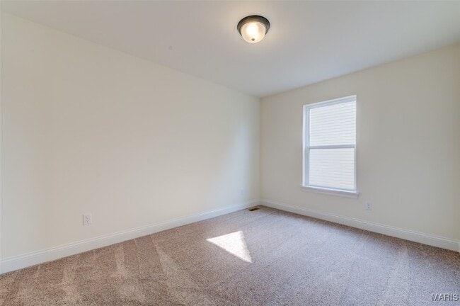 Building Photo - 2025 Maryland Oaks Cir