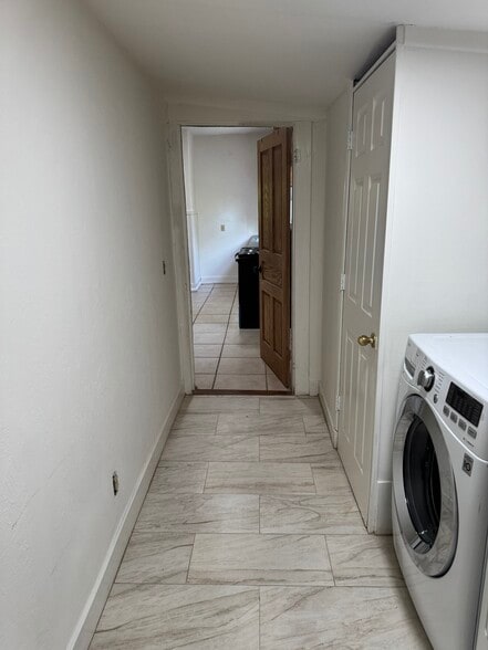 Building Photo - 2601 N Robinson Ave