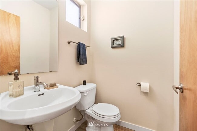 Building Photo - Columbia City Beauty with option to purcha...
