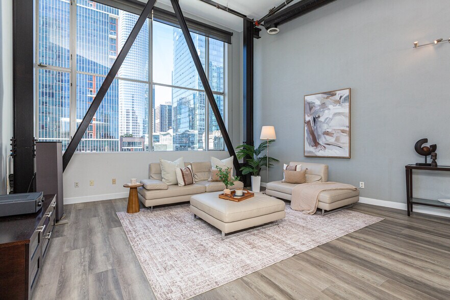 Building Photo - 346 1st St