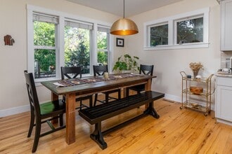 Building Photo - Beautiful Craftsman Style Home in Northwes...