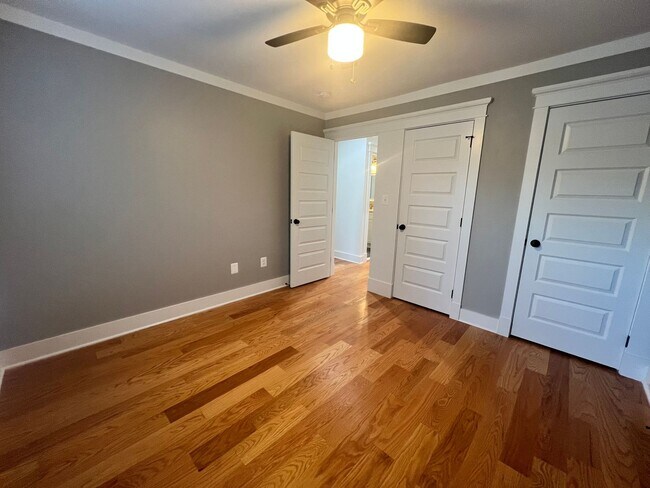 Building Photo - Stunning 4 BR/3.5 BA Single-Family Home in...
