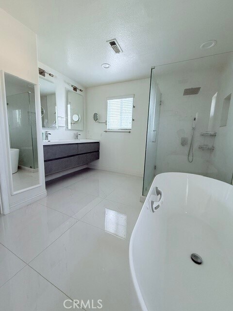 Building Photo - 436 N Placer Privado