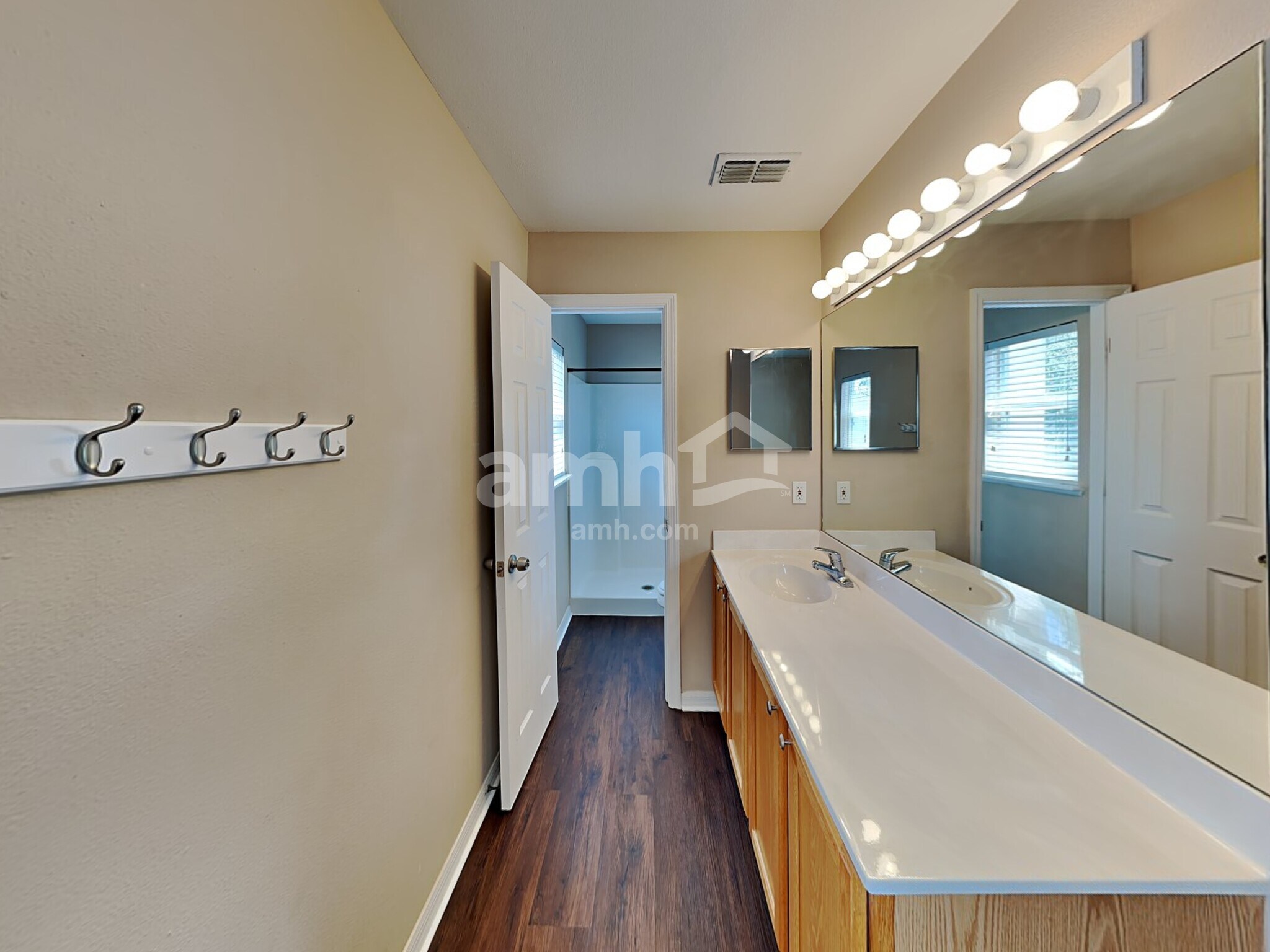 Building Photo - 10114 Maronda Dr