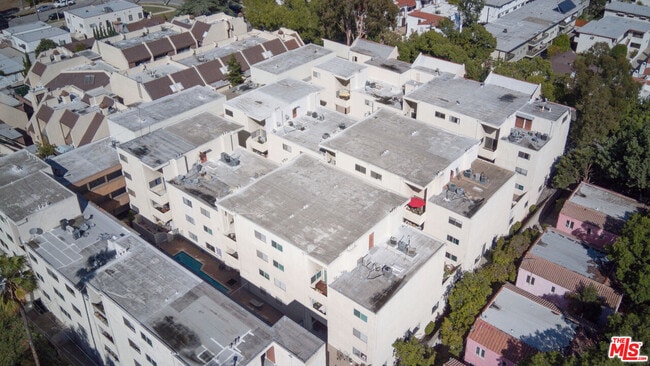 Building Photo - 1339 N Columbus Ave