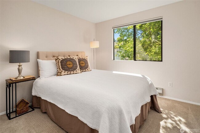 Building Photo - 2bd/1ba Kent Condo