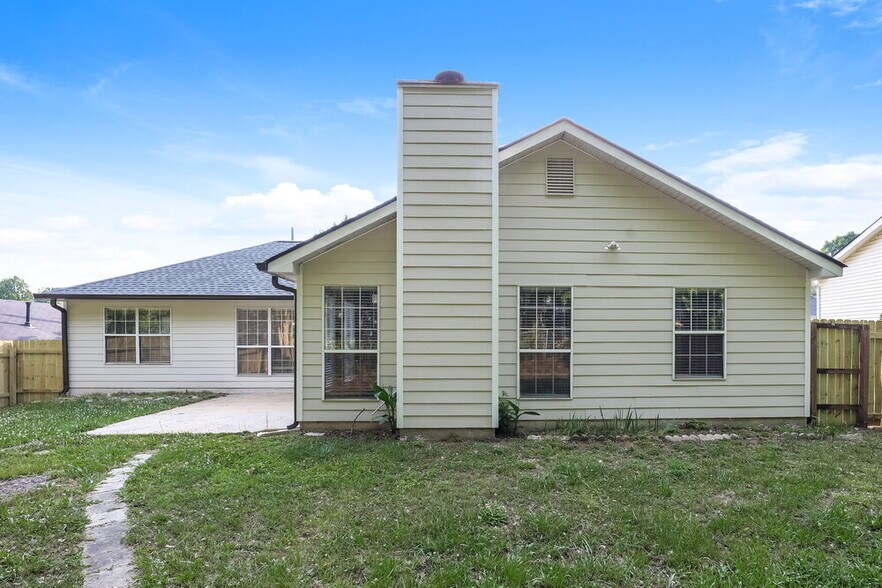 Building Photo - 320 Emerald Green Ct