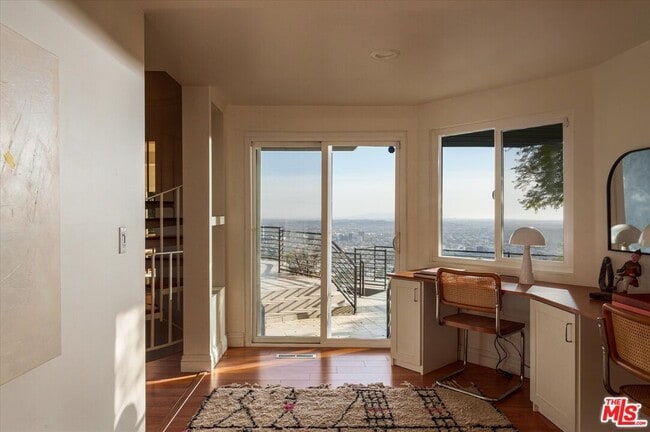 Building Photo - 8464 Cole Crest Dr