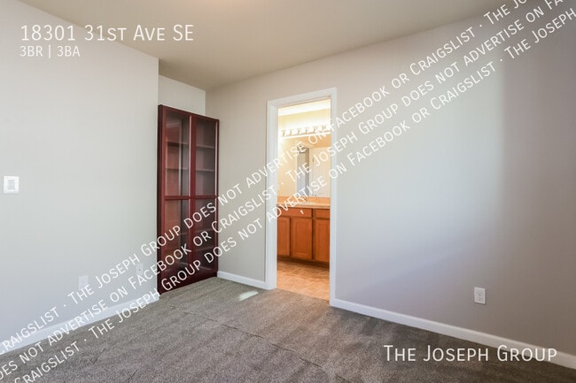 Building Photo - 18301 31st Ave SE