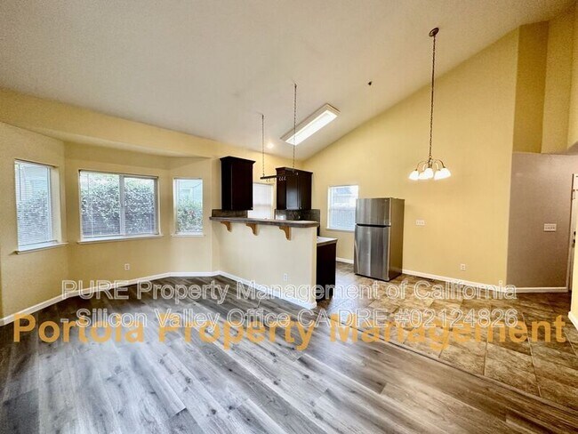 Building Photo - 126 Hunolt St
