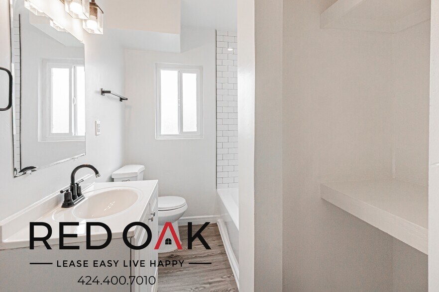 Building Photo - 3401 Club Dr