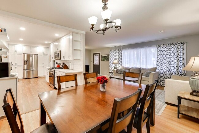 Building Photo - 6 S Waterman Ave