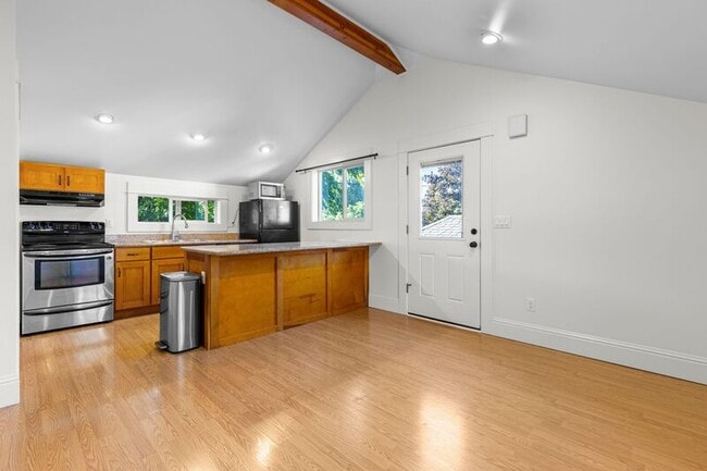 Building Photo - 3803 SE 65th Ave