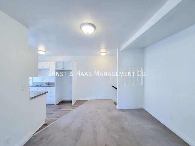Building Photo - 546 Lime Ave