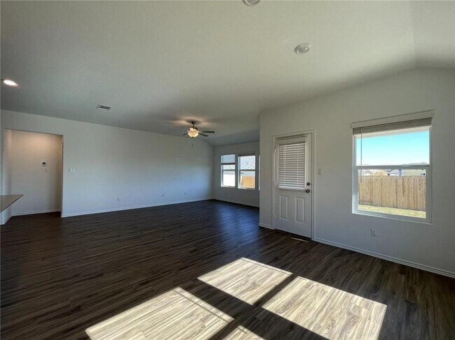 Building Photo - 213 Chickasaw Ln