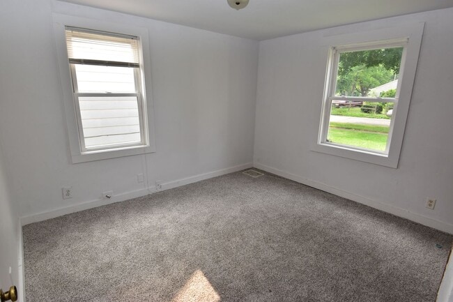 Building Photo - South Bend 2 Bedroom Home for Rent in Keller Park