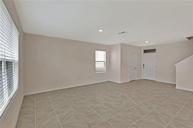 Building Photo - 32605 Canyonlands Dr