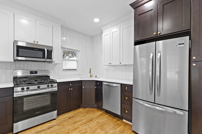 Building Photo - 1814 E Linnwood Ave