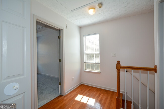 Building Photo - 5460 Hampton Ct