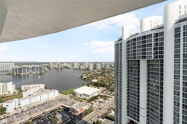 Building Photo - 18101 Collins Ave