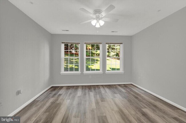 Building Photo - 2406 Ellsworth Way