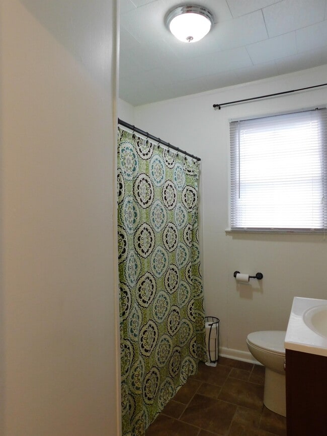 Building Photo - 1117 Patricia Dr