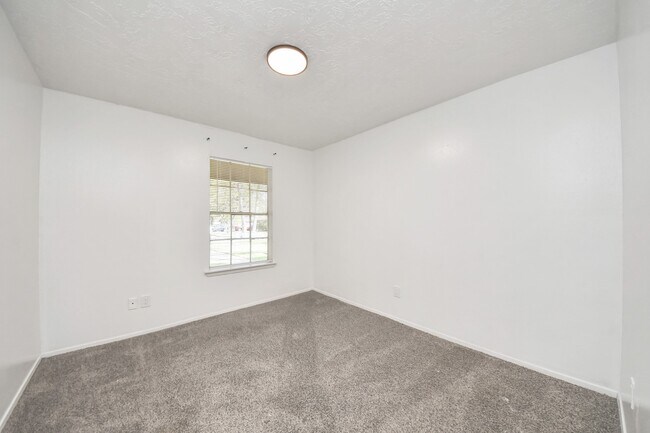 Building Photo - 4519 Reynaldo Dr