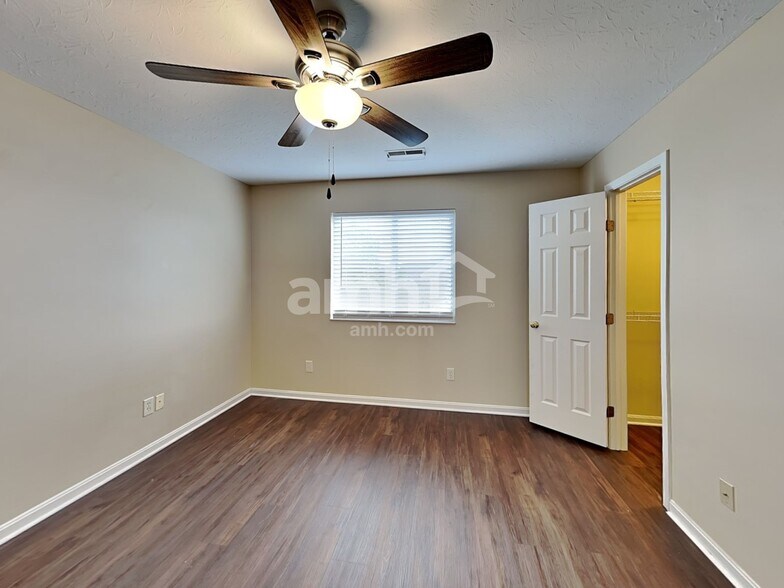 Building Photo - 6530 N Andover Way