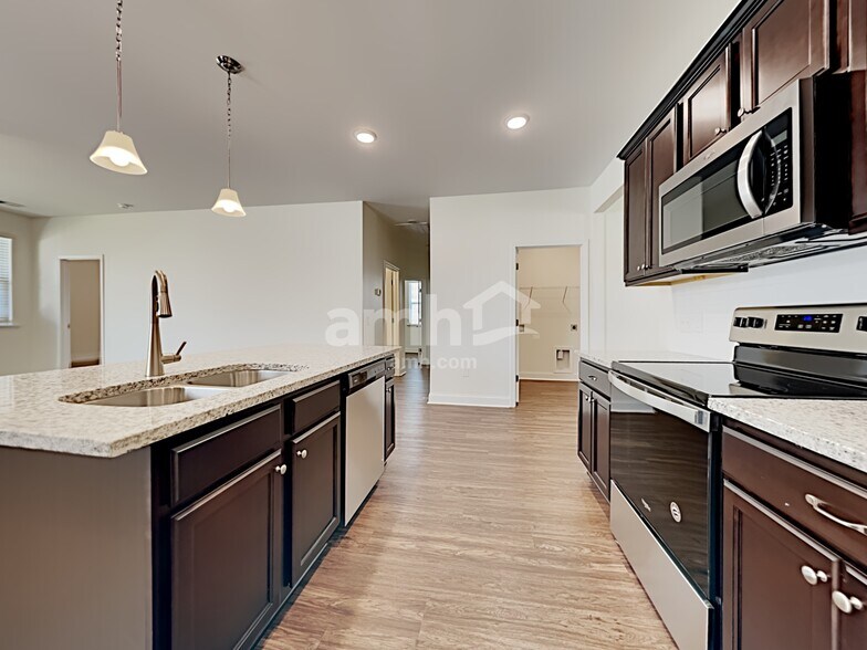 Building Photo - 407 Ronter Ct