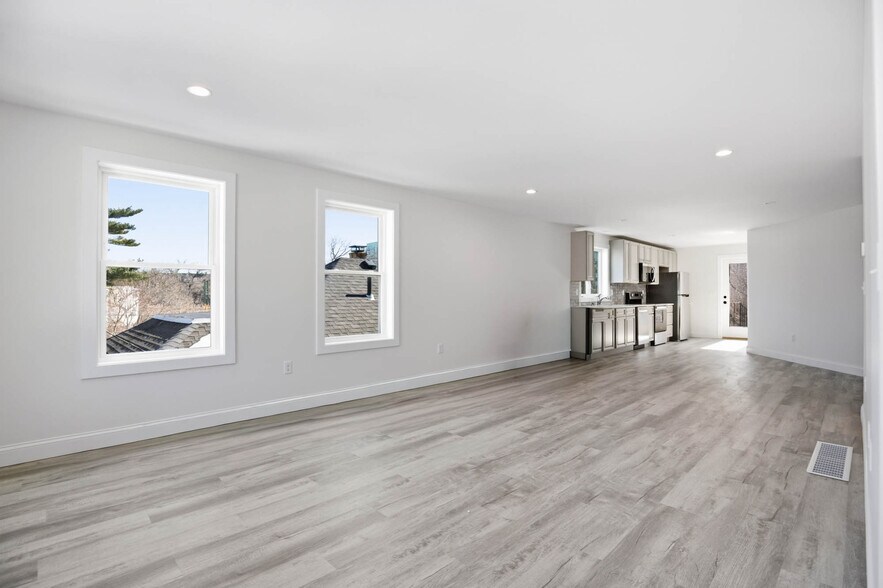 Building Photo - 23 Blake St