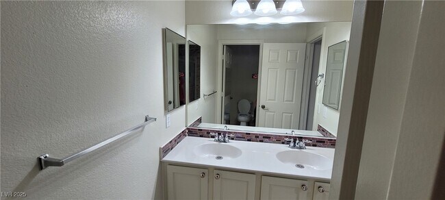 Building Photo - 8198 Rock Meadows Dr