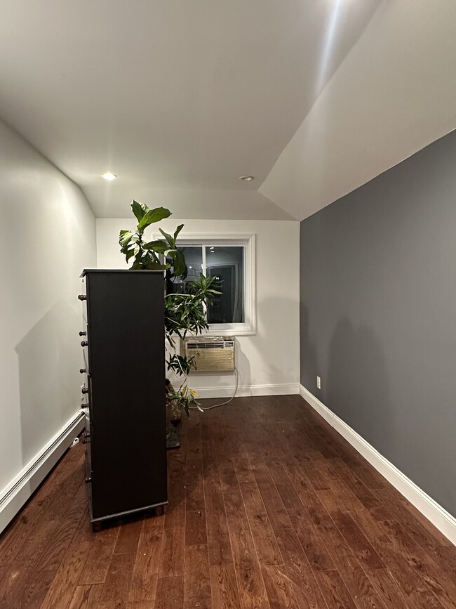 Building Photo - 14146 Pershing Cres