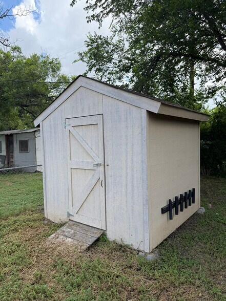 Building Photo - 814 Richland Dr