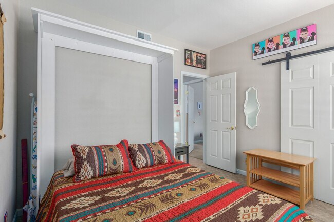 Building Photo - Two bedroom condo