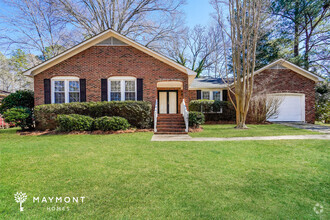 Building Photo - Charming 3 Bedroom