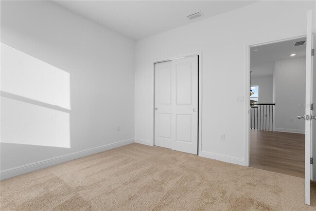 Building Photo - 1940 Sunshine Peak Dr