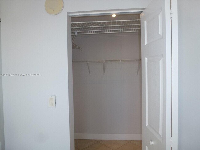 Building Photo - 17021 N Bay Rd