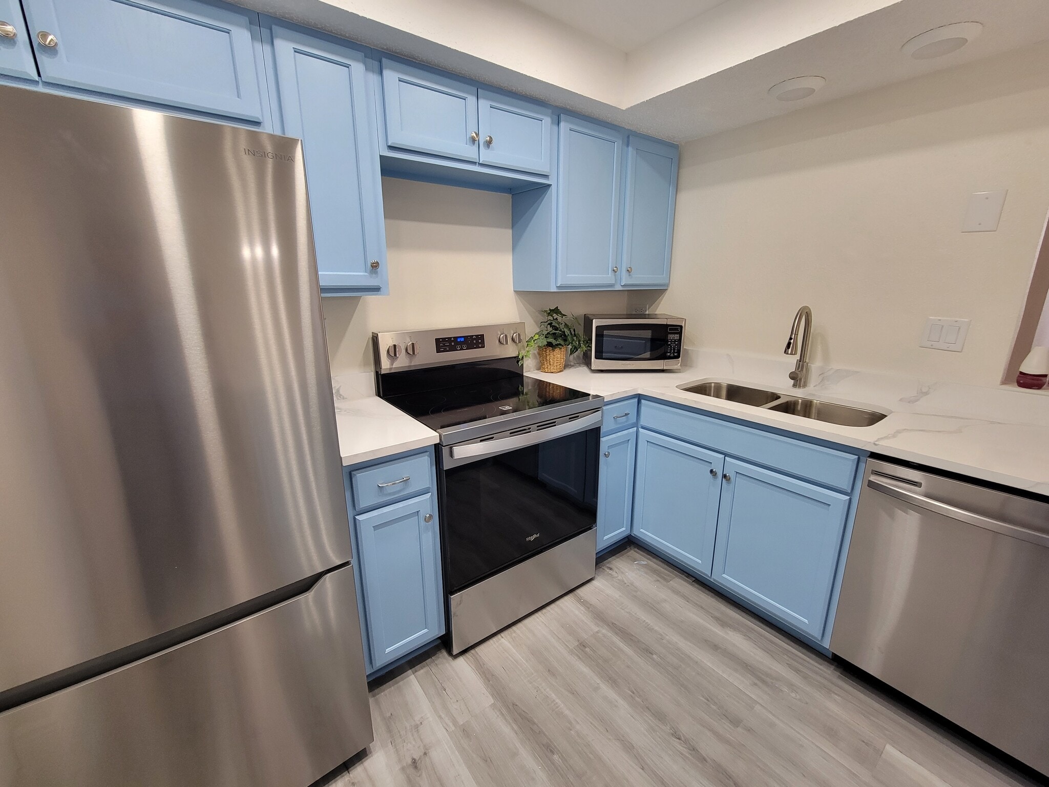 Building Photo - 500 Treasure Island Cswy